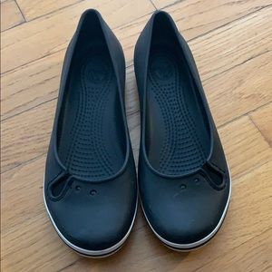 Crocs black flats